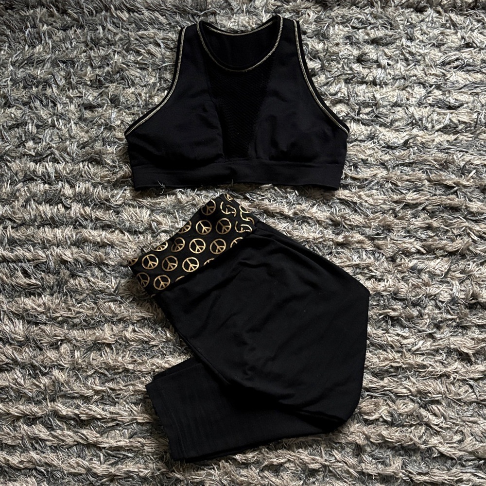 Trendy Fold-Over Capris - BOGO Deal Bra Gift Size S